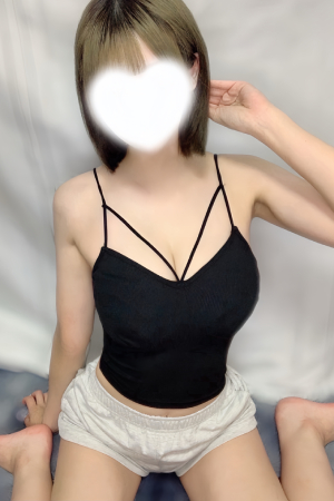 【モモ】